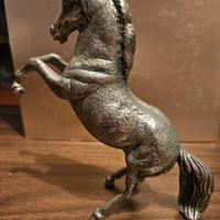 cavallino in metallo 