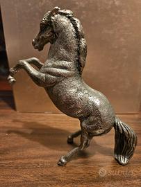 cavallino in metallo 