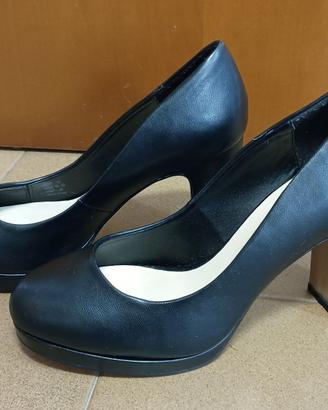Scarpe decollete donna  in pelle nera n. 38