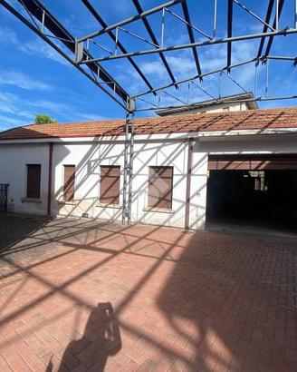 CAPANNONE A CASTIGLIONE DELLE STIVIERE