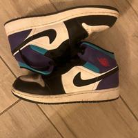 Air Jordan 1 Verdi Viola e Nere.