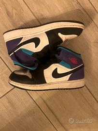 Air Jordan 1 Verdi Viola e Nere.