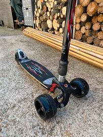 Monopattino - Kickboard Monster MICRO - 3 ruote