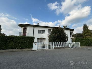 VILLA SINGOLA A RIVOLTA D'ADDA