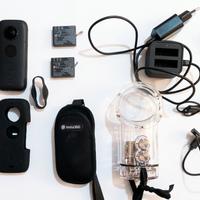 Insta360 One x con 2 batterie ed accessori