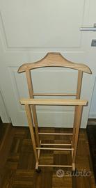 Servomuto da camera in legno con ruote