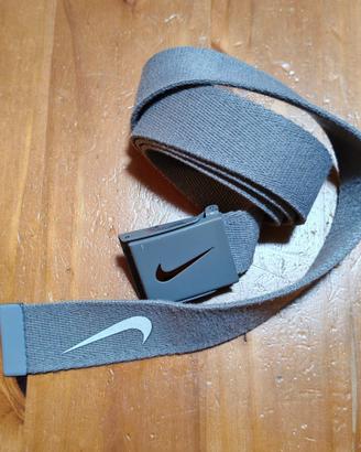 Cinture Nike e Carpisa