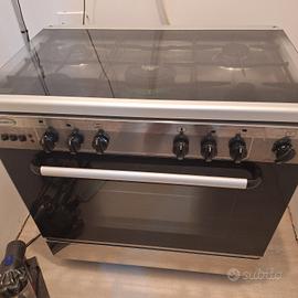 Cucina con forno a gas 5 fuochi