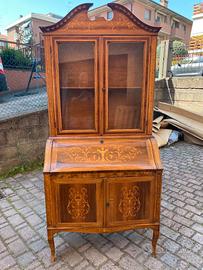 Trumeau con ribalta ed alzata