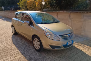 Opel corsa 1.2 benzina