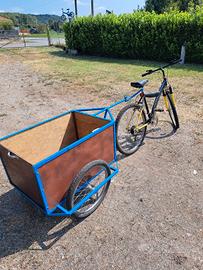 Bicicletta con carretto 