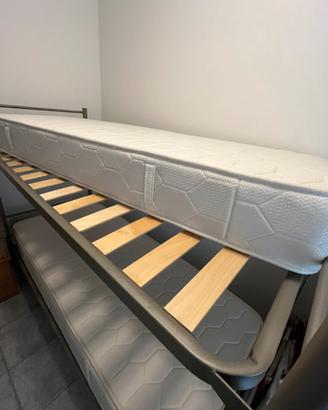 Letto a castello con materassi