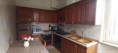 Cucina in legno completa come in foto.