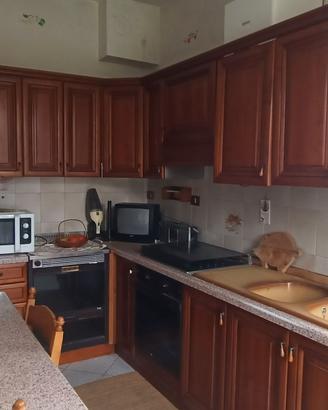 Cucina in legno completa come in foto.