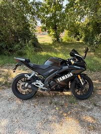 Splendida Yamaha YZF-R125 (Nera Opaca)