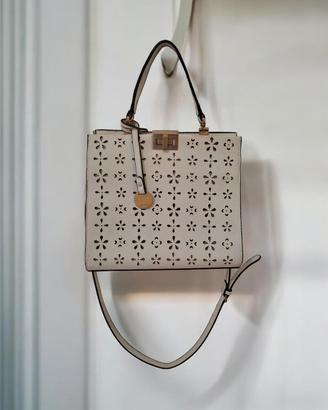 Borsa Carpisa bianca traforata da donna