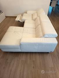 divano in pelle bianca Poltronesofà con penisola e