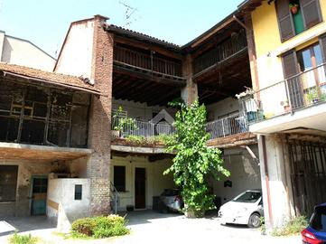 CASA DI CORTE A ORIGGIO