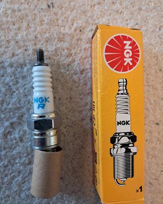 Candela NGK CR7E 4578 originale – Nuova