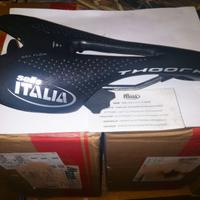 SELLA PER BICI - SELLE ITALIA THOORK IN CARBONIO