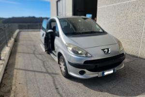 Peugeot 1007 HDI 70CV