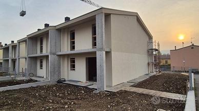 Villetta a schiera di 216 m² con 5 locali e box au