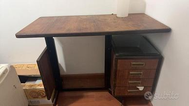 scrivania vintage 