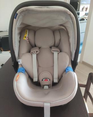 Ovetto Chicco+passeggino leggero+sacco invernale 