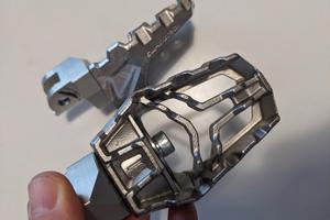 Pedane regolabili per Desertx