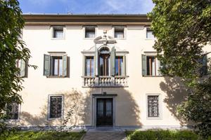 Stabile/Edifico/Palazzo - Udine