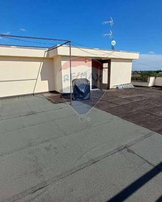 Appartamento di 95 m² con 3 locali e box auto a Pa