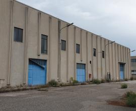 Capannone industriale a Buccino con impianto fotov