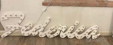 GRATIS omaggio scritta legno con luci