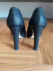 2 paia di Decolletè in pelle nera e maculate