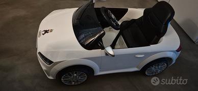 Audi TT S Roadster macchina elettrica per bambini 