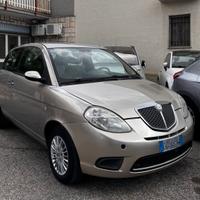 LANCIA YPSLON ARGENTO NEOPATENTATO