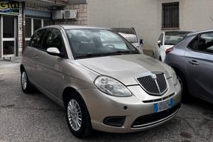LANCIA YPSLON ARGENTO NEOPATENTATO