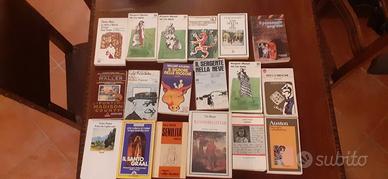 stock lotto di 18 libri di vario genere in blocco