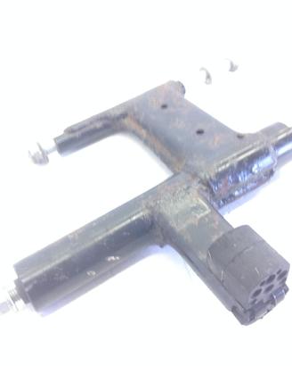 APRILIA SCARABEO 4T 100 STAFFA SUPPORTO MOTORE 200