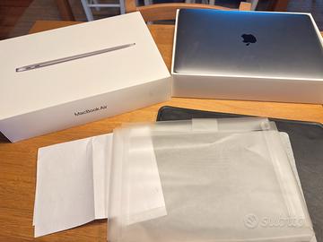 MacBook Air 13” con Cip M1 SSD 256 GB