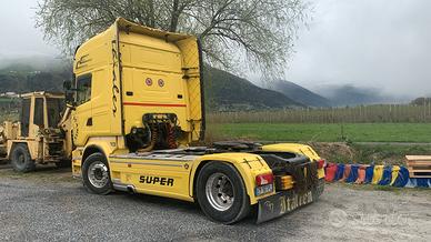 Scania R560