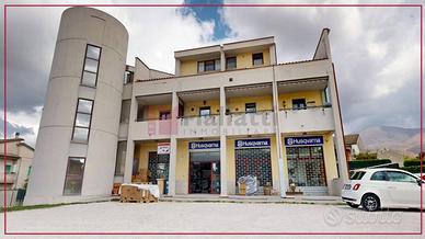 Immobile di 150 m² con 1 locale a Cittaducale