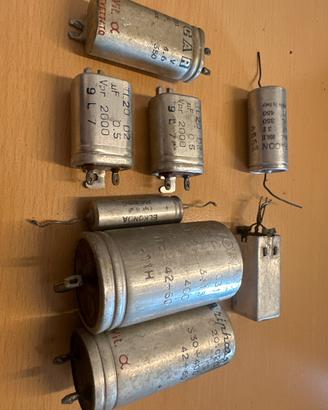 Lotto condensatori elettrolitici vintageradio40–60