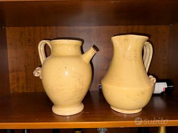 Due vasi di terracotta