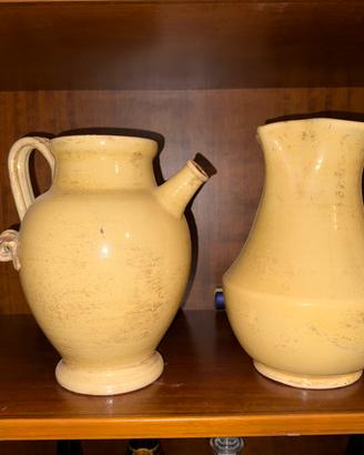 Due vasi di terracotta