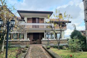 Villa bifamiliare con giardino