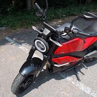 Moto NIU RQI elettrica pari a 125cc