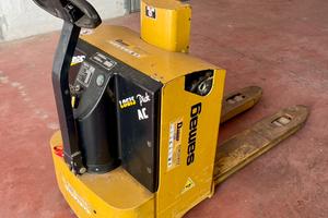 Transpallet elettrico con sollevatore