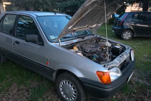 Ford Fiesta benzina 5 porte pochissimi km 