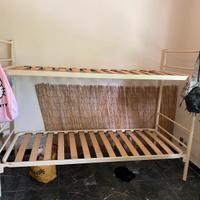 Letto a castello con scala removibile